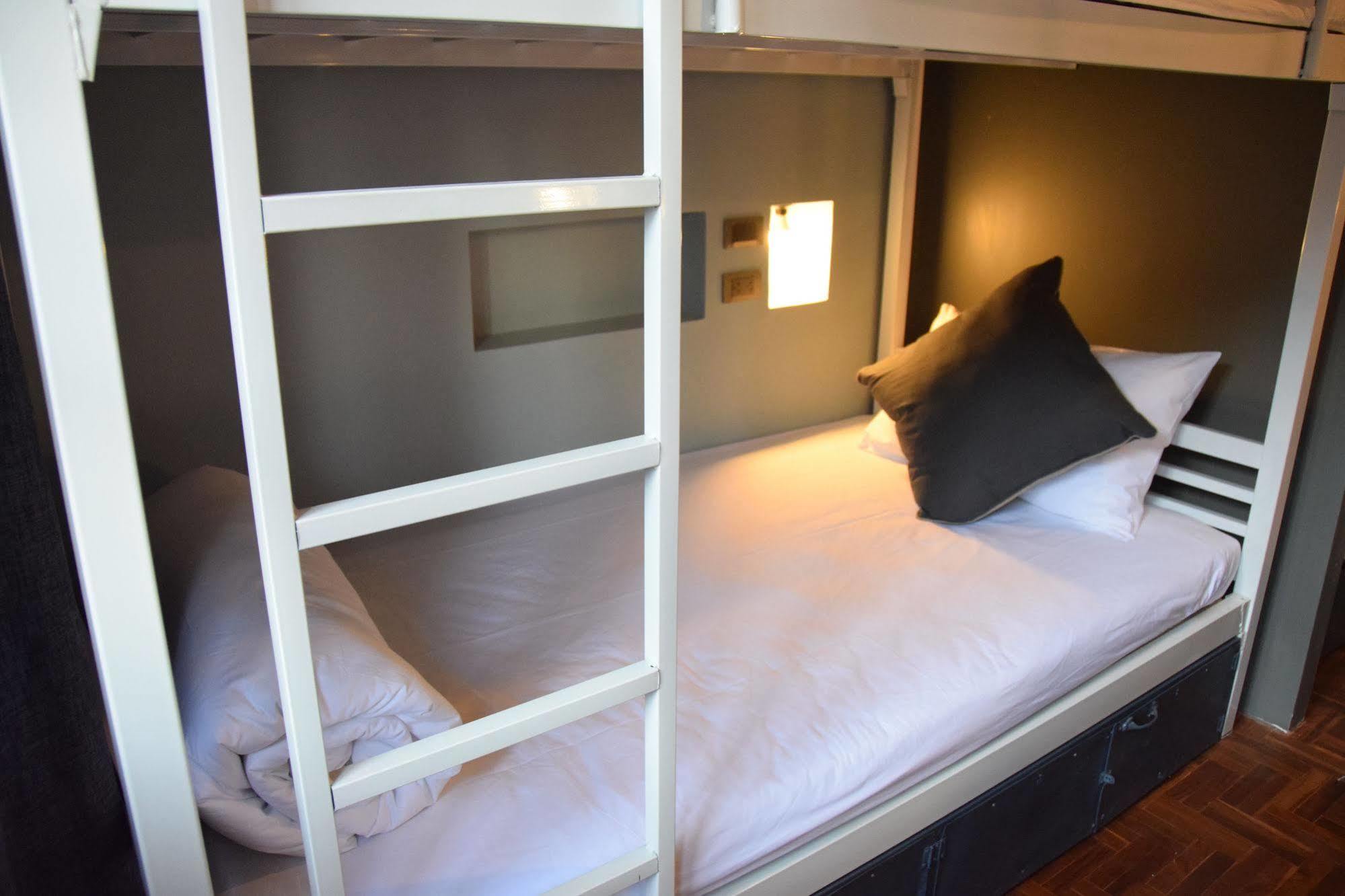 The August Hostel Chiang Mai Bagian luar foto